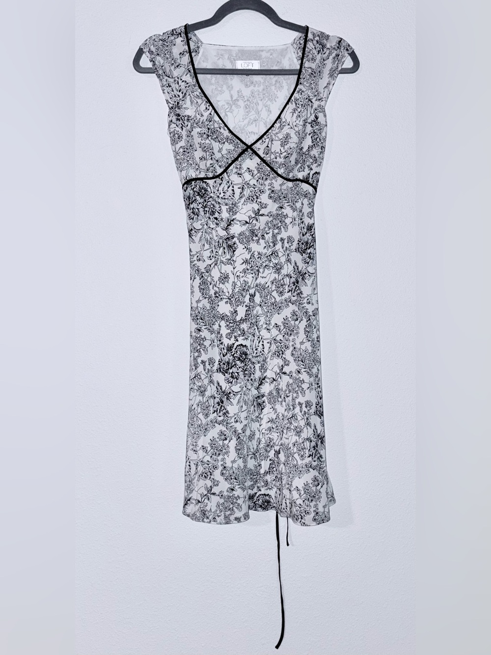 LOFT Floral Lace-Detail Slip Dress in Black & White Size 4
